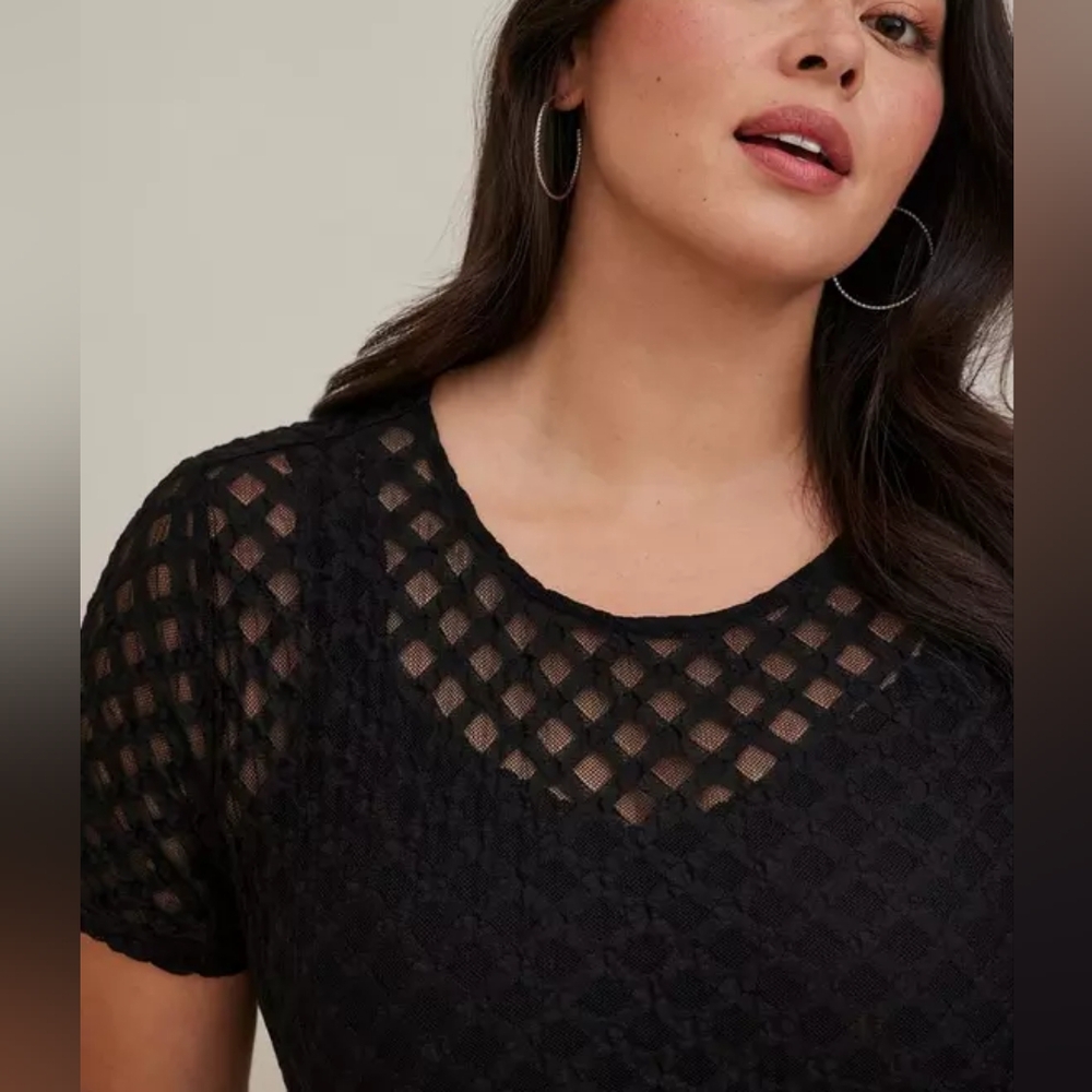 Torrid Black Sheer Geometrical Crew Neck Tee - Mesh Black